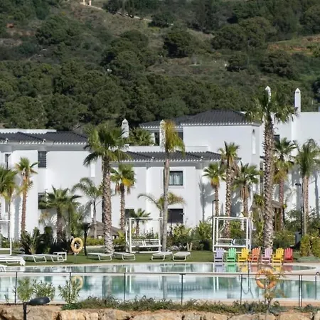 New Luxury In Family W Pools Wifi Apartment *