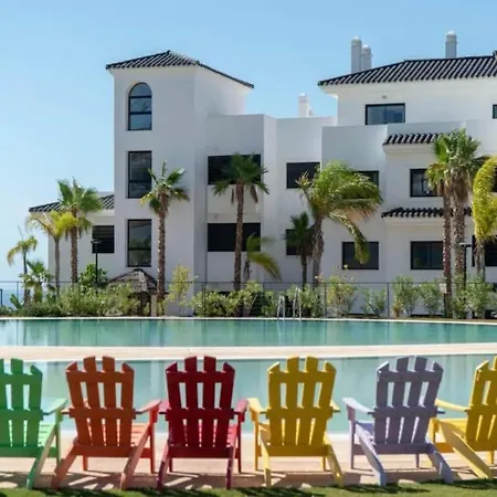 New Luxury In Family W Pools Wifi Apartment *