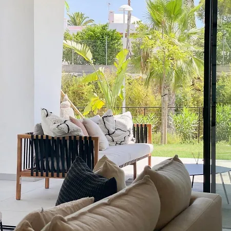 Apartment New Luxury In Family W Pools Wifi