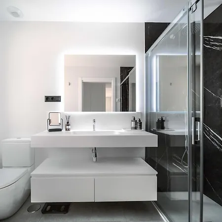 Apartment New Luxury In Family W Pools Wifi *