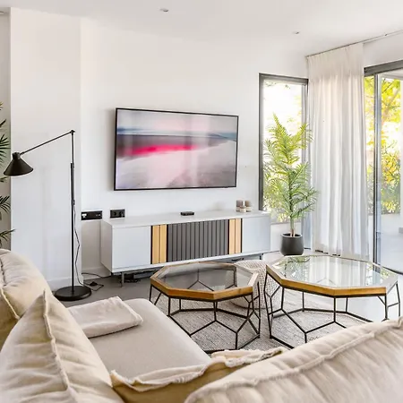 Apartment New Luxury In Family W Pools Wifi *